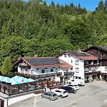 Hotel Gundl Alm