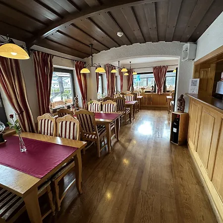 Hotel Gundl Alm 3*