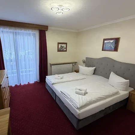 غونديل ألم فندق سبيتزينجسي