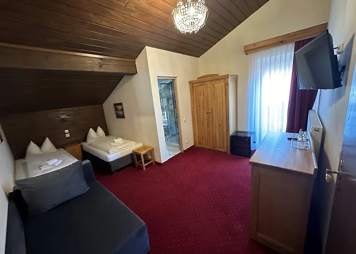 غونديل ألم فندق 3*